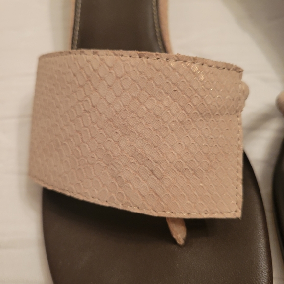 Donald J Pliner Vimm Sandal - Picture 8 of 12